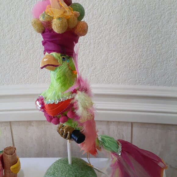 Katherine's Collection Wayne Kleski Carnival Party Set - Picture 3 of 16